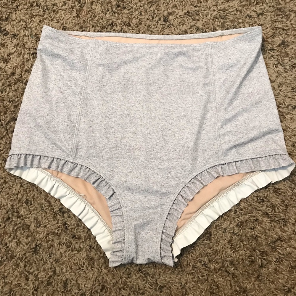 Kortni Jeane Ruffle Bottoms